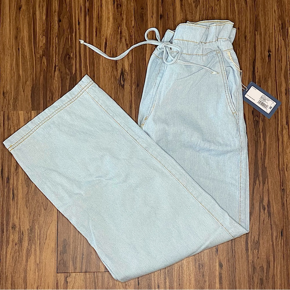 Universal Thread Wide Leg High Rise Jeans